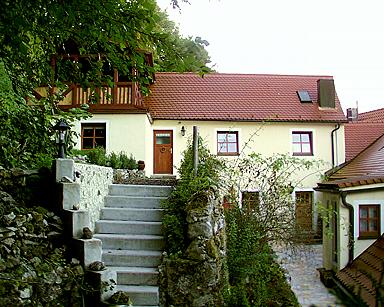 Building with the holiday apartments (JPG, 20 kByte)
