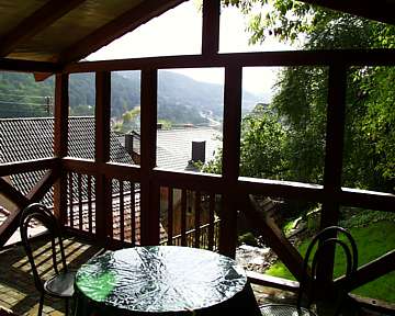View through inner yard (25 kByte)